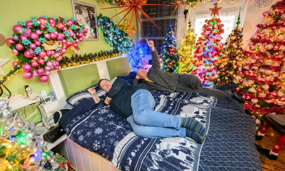 Un cuplu din Germania și-a decorat casa cu 621 de brazi de Crăciun. Și-au bătut propriul record. FOTO - Imaginea 12
