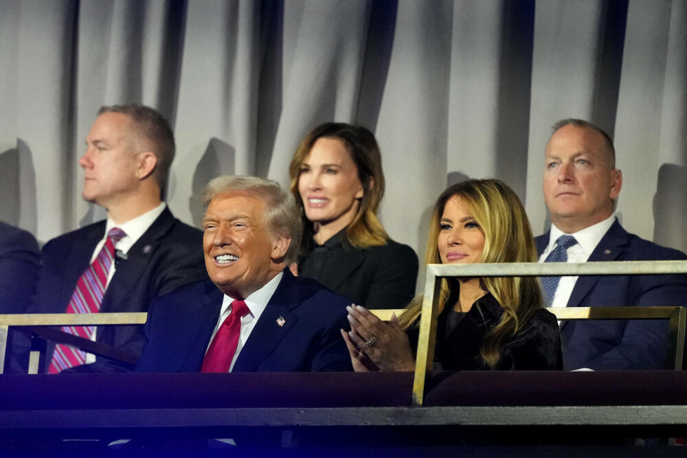 Melania Trump, apariție plină de eleganță la tragerea la sorți pentru CM 2026. Imaginile care au surprins publicul. FOTO - Imaginea 7