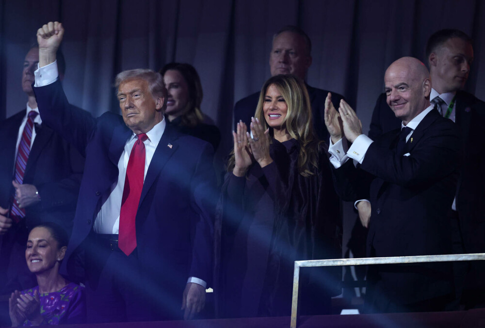 Melania Trump, apariție plină de eleganță la tragerea la sorți pentru CM 2026. Imaginile care au surprins publicul. FOTO - Imaginea 14
