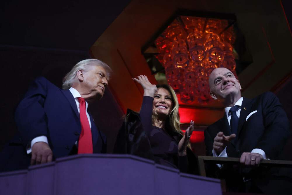 Melania Trump, apariție plină de eleganță la tragerea la sorți pentru CM 2026. Imaginile care au surprins publicul. FOTO - Imaginea 16
