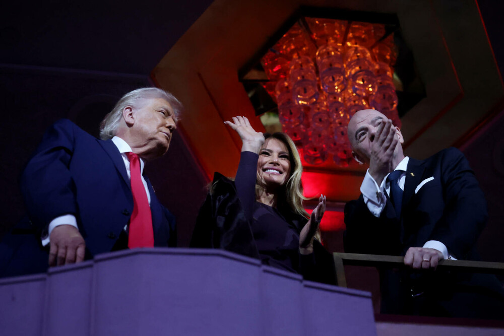 Melania Trump, apariție plină de eleganță la tragerea la sorți pentru CM 2026. Imaginile care au surprins publicul. FOTO - Imaginea 22