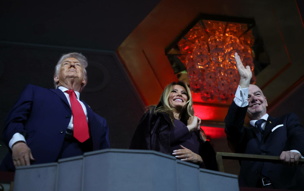Melania Trump, apariție plină de eleganță la tragerea la sorți pentru CM 2026. Imaginile care au surprins publicul. FOTO - Imaginea 23