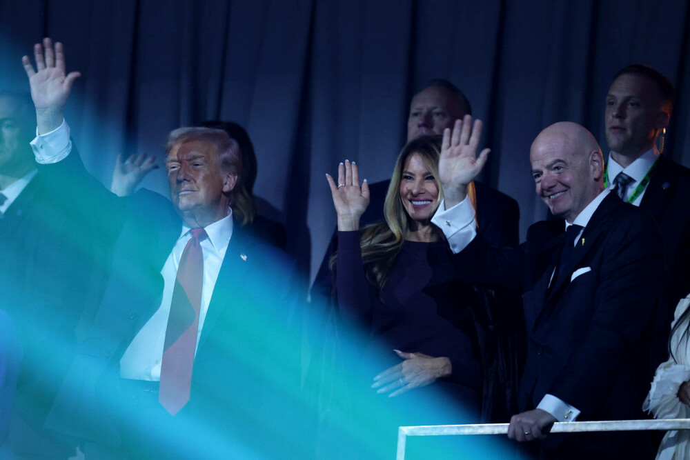 Melania Trump, apariție plină de eleganță la tragerea la sorți pentru CM 2026. Imaginile care au surprins publicul. FOTO - Imaginea 24