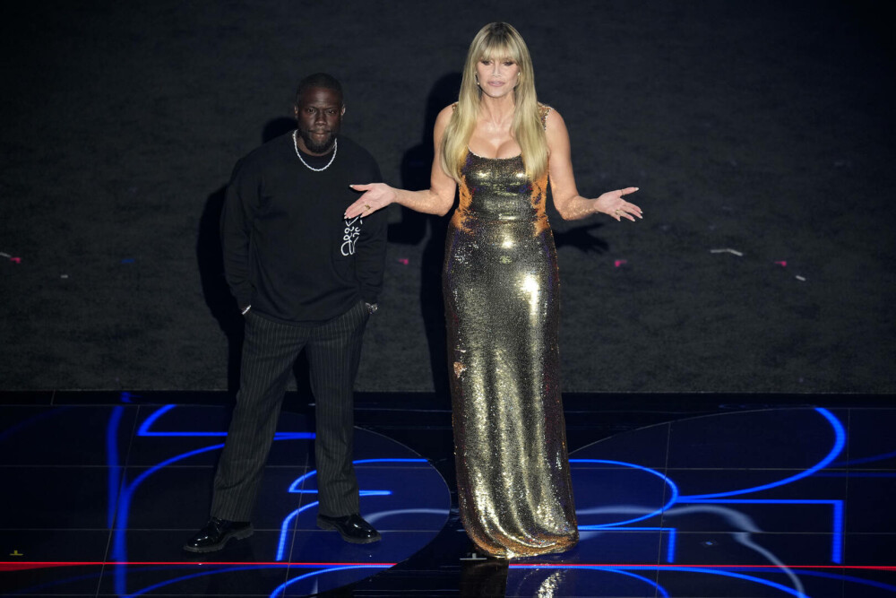 Heidi Klum a strălucit la tragerea la sorți a CM 2026, într-o rochie aurie spectaculoasă. GALERIE FOTO - Imaginea 10