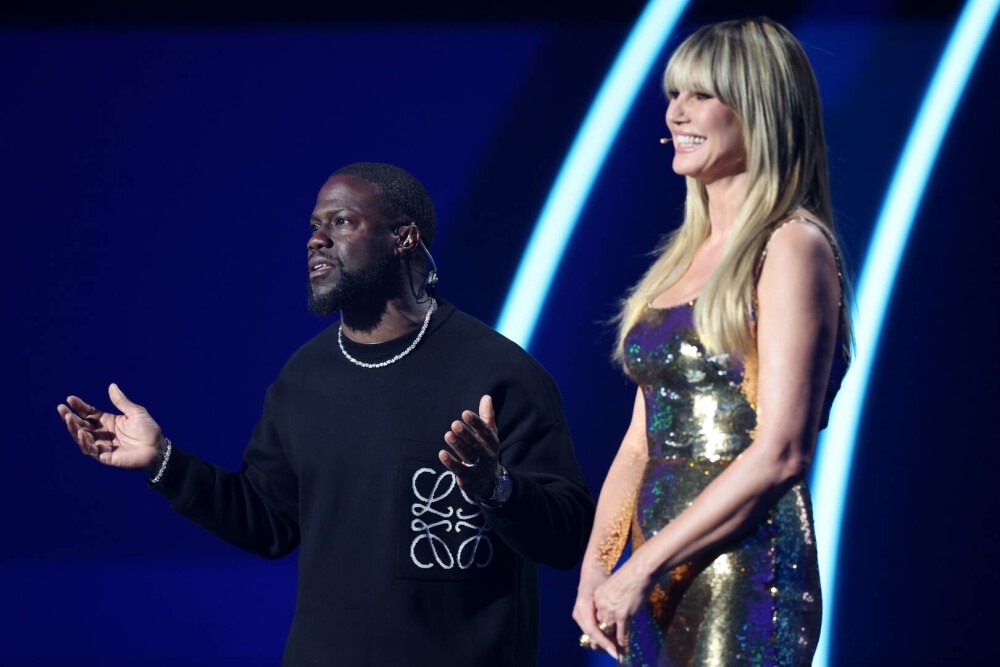 Heidi Klum a strălucit la tragerea la sorți a CM 2026, într-o rochie aurie spectaculoasă. GALERIE FOTO - Imaginea 23