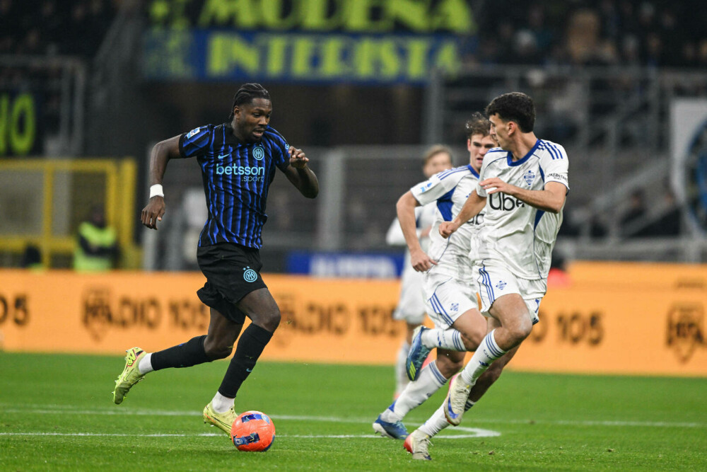 Inter Milano a învins cu 4-0 Como, pe teren propriu. Presa italiană: „Chivu, singur în frunte, pentru o noapte” - Imaginea 3