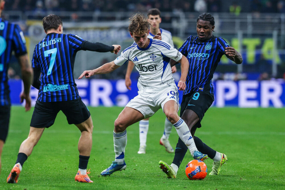 Inter Milano a învins cu 4-0 Como, pe teren propriu. Presa italiană: „Chivu, singur în frunte, pentru o noapte” - Imaginea 12