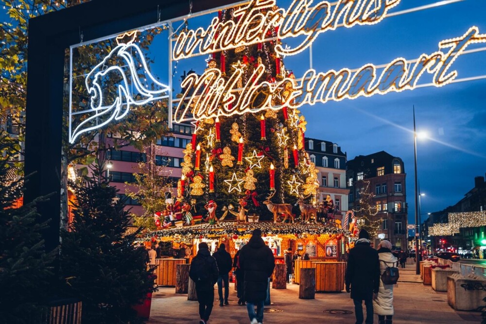 O mică țară europeană, mai puțin vizitată, renumită pentru târgurile magice de Crăciun. Transportul public este gratuit - Imaginea 5