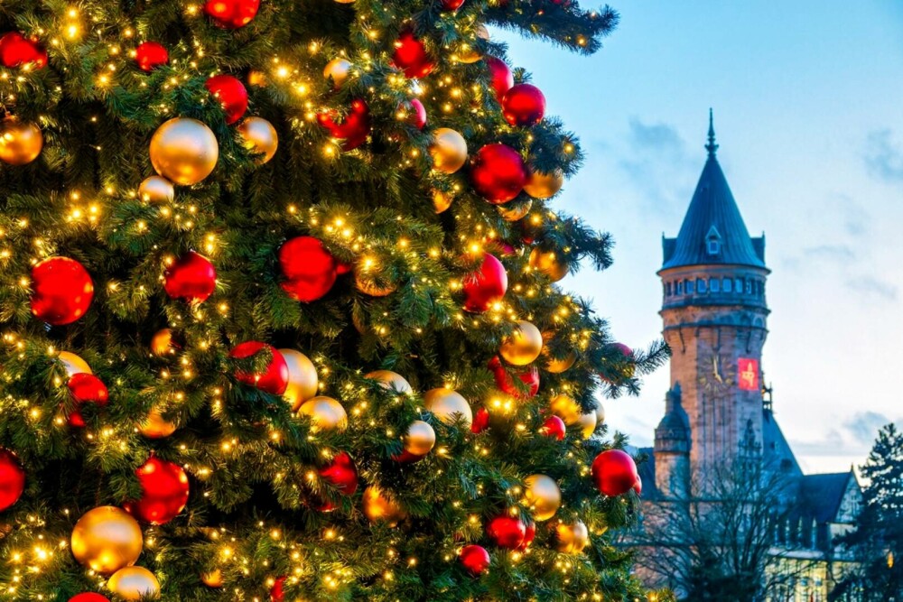 O mică țară europeană, mai puțin vizitată, renumită pentru târgurile magice de Crăciun. Transportul public este gratuit - Imaginea 2