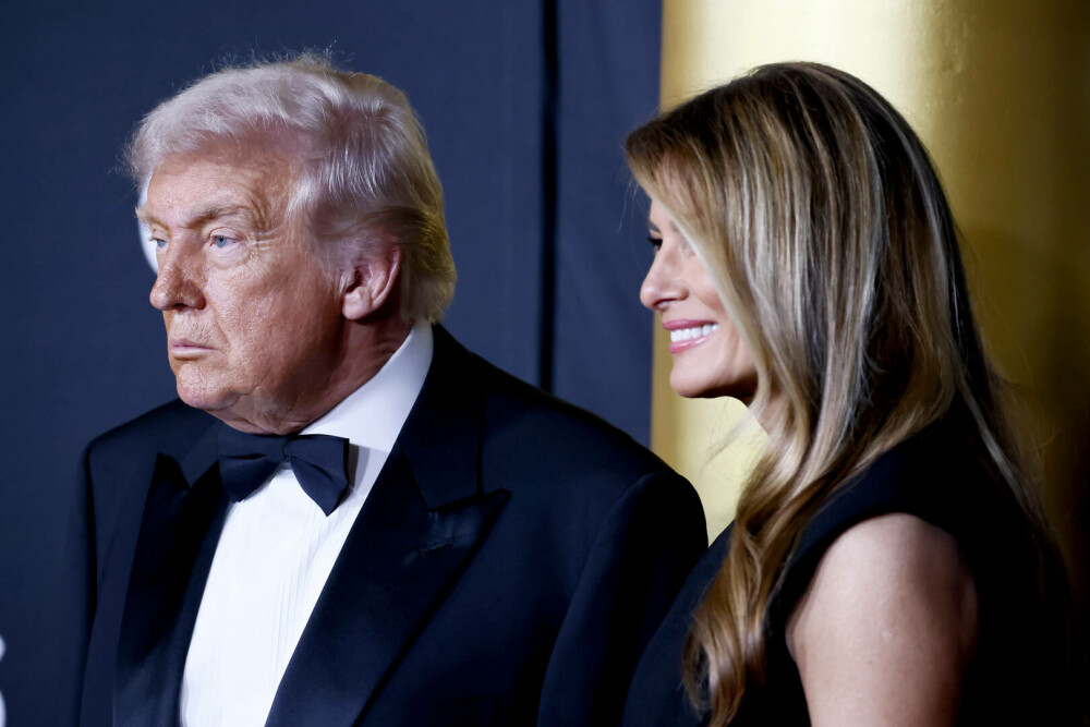 Melania Trump, apariție elegantă pe covorul roșu la gala Kennedy Center Honors, alături de Donald Trump. GALERIE FOTO - Imaginea 17