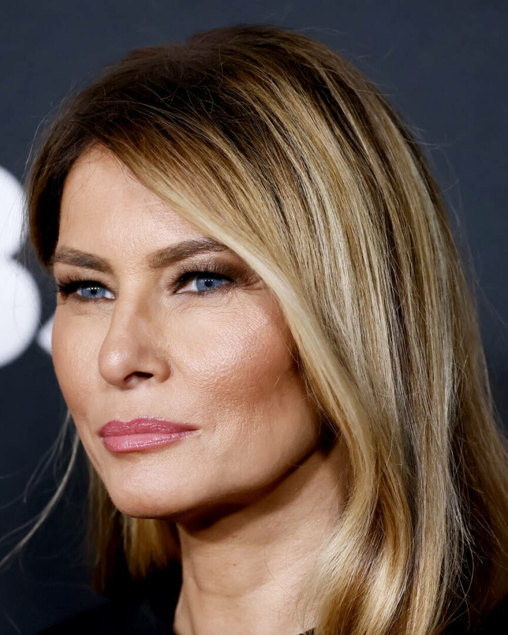 Melania Trump, apariție elegantă pe covorul roșu la gala Kennedy Center Honors, alături de Donald Trump. GALERIE FOTO - Imaginea 25