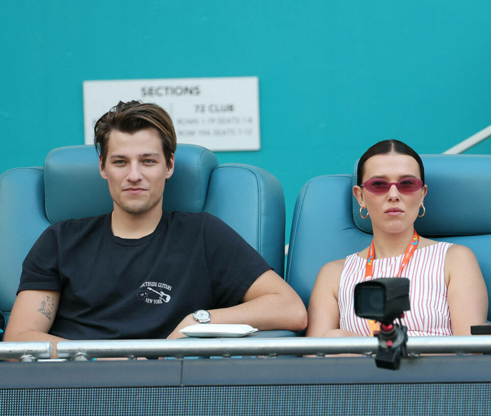 Millie Bobby Brown și Jake Bongiovi, surprinși în ipostaze de familie la New York alături de fiica lor adoptată. FOTO - Imaginea 20