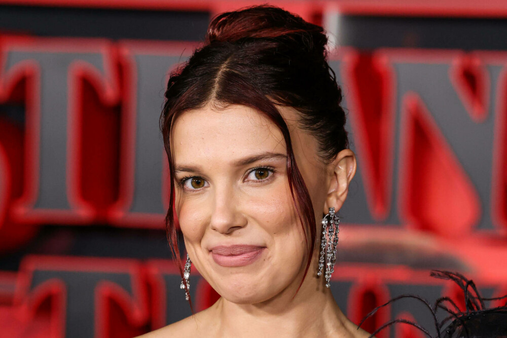 Millie Bobby Brown și Jake Bongiovi, surprinși în ipostaze de familie la New York alături de fiica lor adoptată. FOTO - Imaginea 25