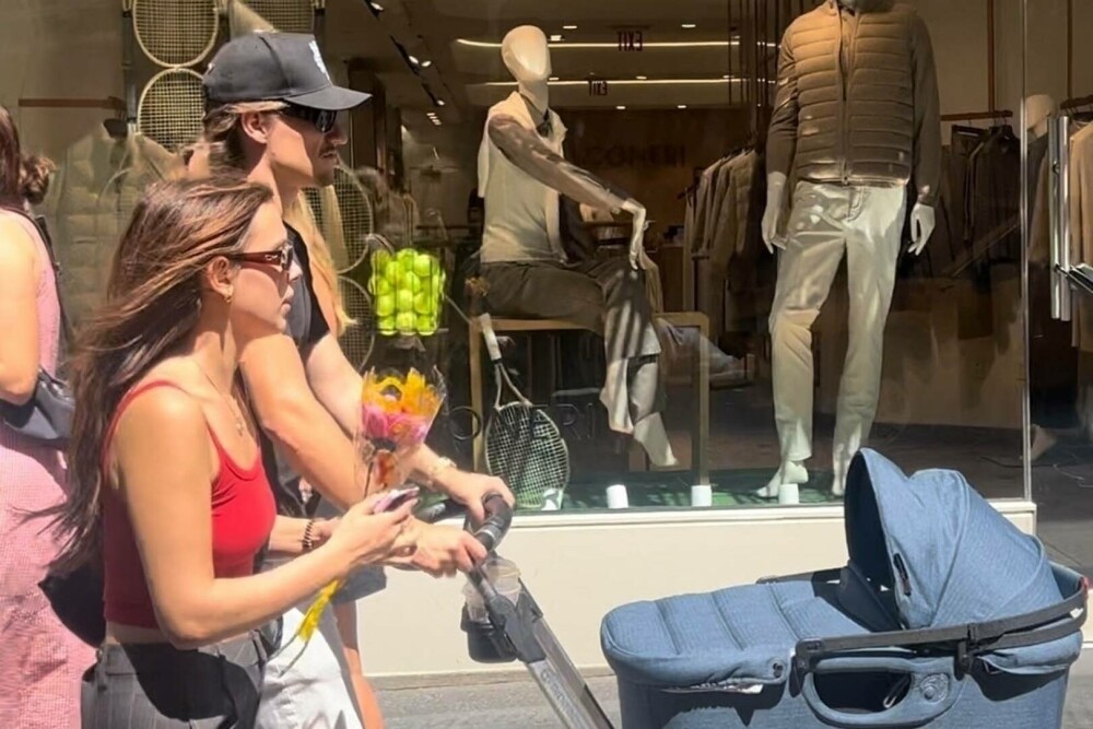 Millie Bobby Brown și Jake Bongiovi, surprinși în ipostaze de familie la New York alături de fiica lor adoptată. FOTO - Imaginea 30