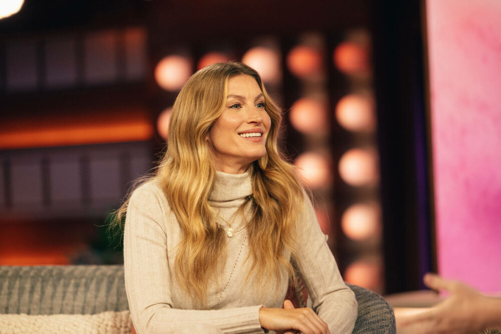 Gisele Bündchen, în formă excepțională la câteva luni după naștere. Cum a fost fotografiată în timpul unor filmări. FOTO - Imaginea 23