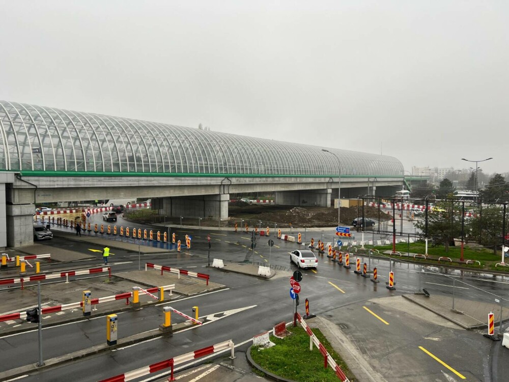 CNAB: Fluxurile auto din fața Aeroportului Otopeni, reconfigurate temporar din cauza lucrărilor la viitoarea stație de metrou - Imaginea 2