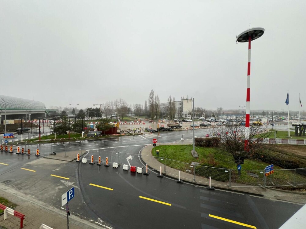 CNAB: Fluxurile auto din fața Aeroportului Otopeni, reconfigurate temporar din cauza lucrărilor la viitoarea stație de metrou - Imaginea 6