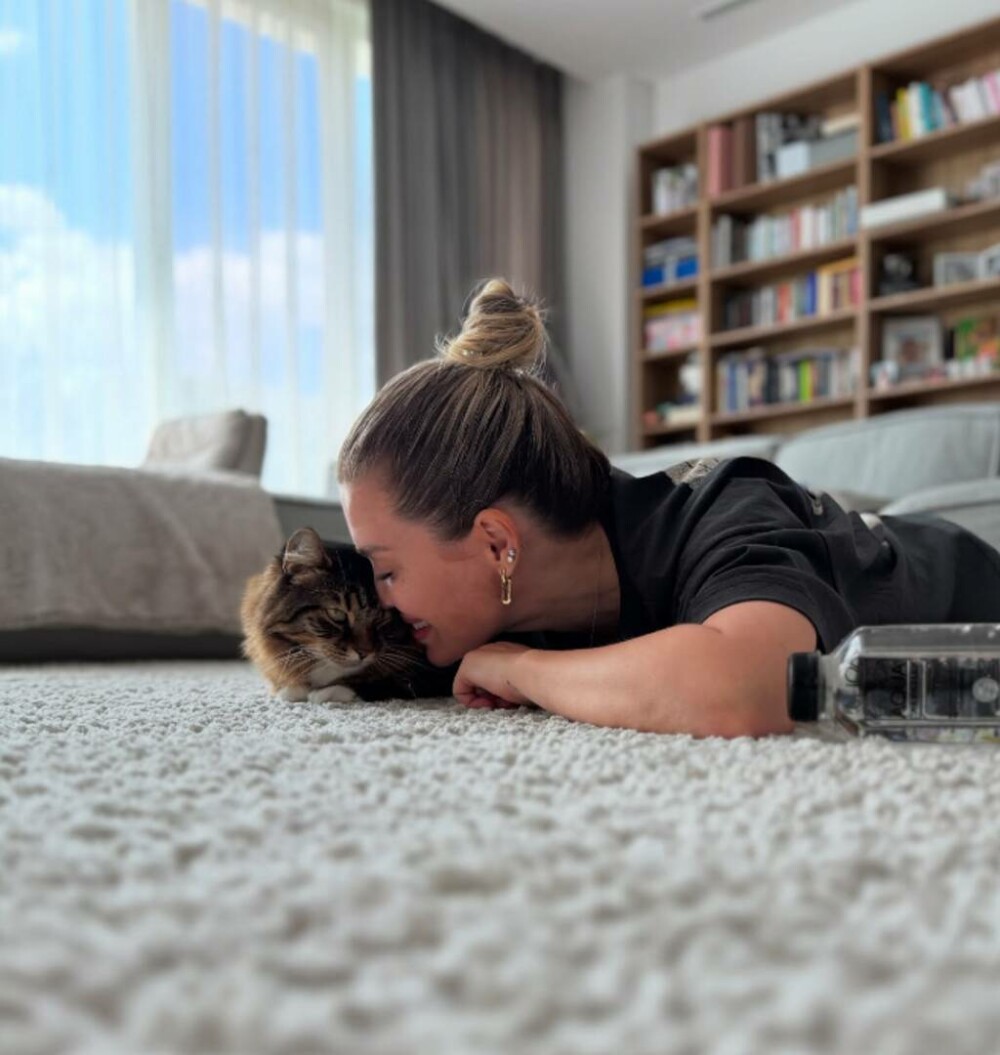 Gina Pistol împlinește 45 de ani. Imagini cu momente din cariera și viața ei | FOTO - Imaginea 6