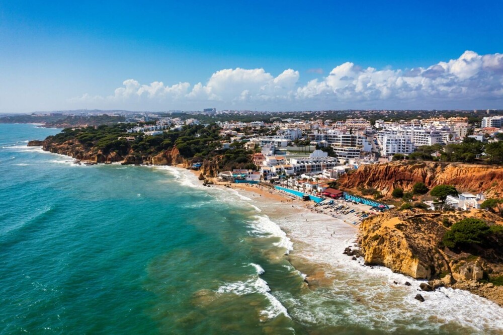 Unde se află „California de Europa”. La doar patru ore de București, a fost premiată pentru cele mai frumoase plaje - Imaginea 1