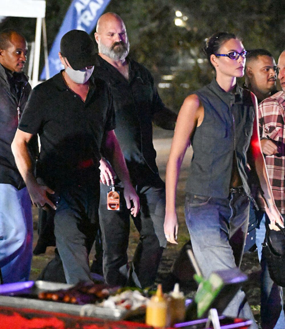 Leonardo DiCaprio a dezvăluit motivul pentru care își acoperă fața atunci când este în public - Imaginea 14