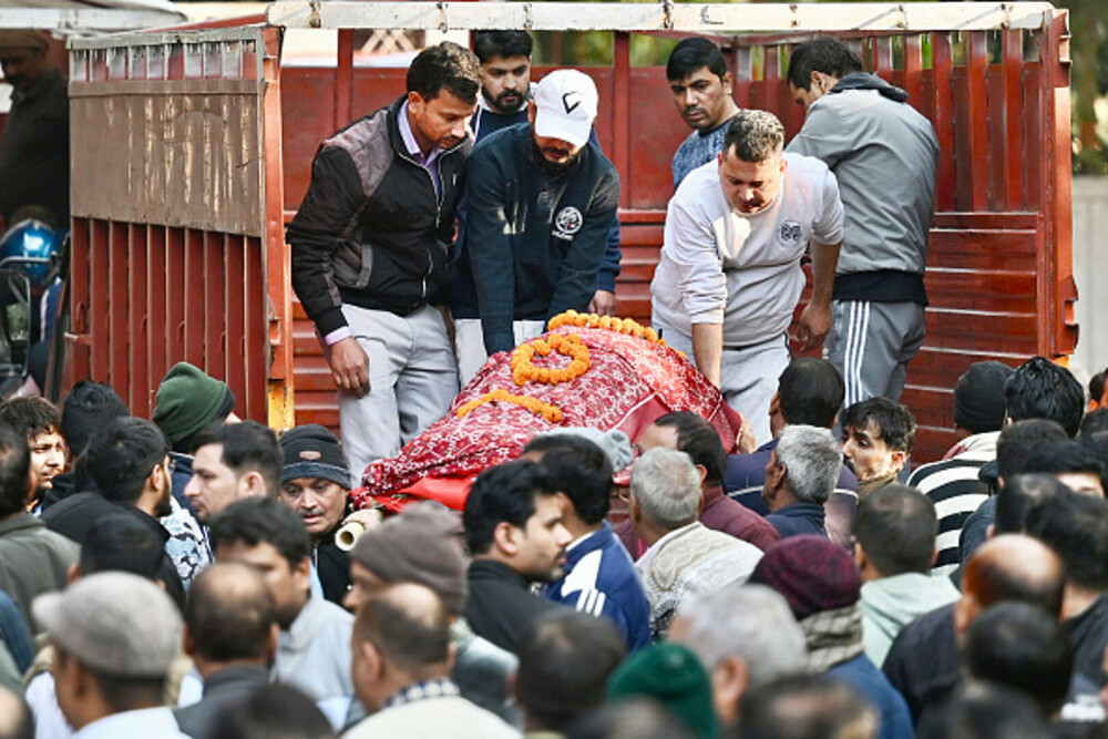 Proprietarii clubului din India unde 25 de persoane au murit într-un incendiu au fugit din țară la câteva ore după tragedie - Imaginea 4