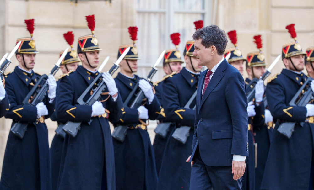 Nicușor Dan, primit de Emmanuel Macron: Ne-am împărtăşit experienţa în ceea ce priveşte războiul hibrid, avem de învățat - Imaginea 6