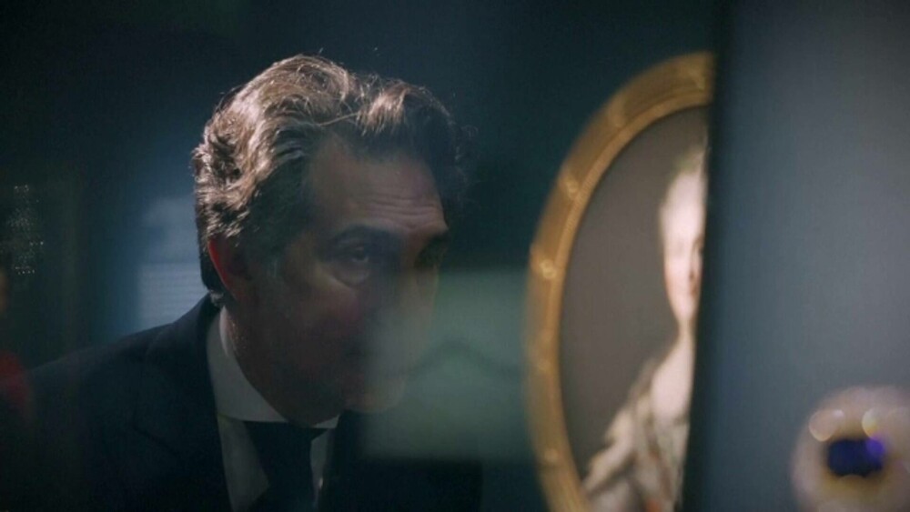 Comoară regală la Luvru. Peste o sută de coroane și tiare, expuse în condiții de securitate excepțională. FOTO - Imaginea 9