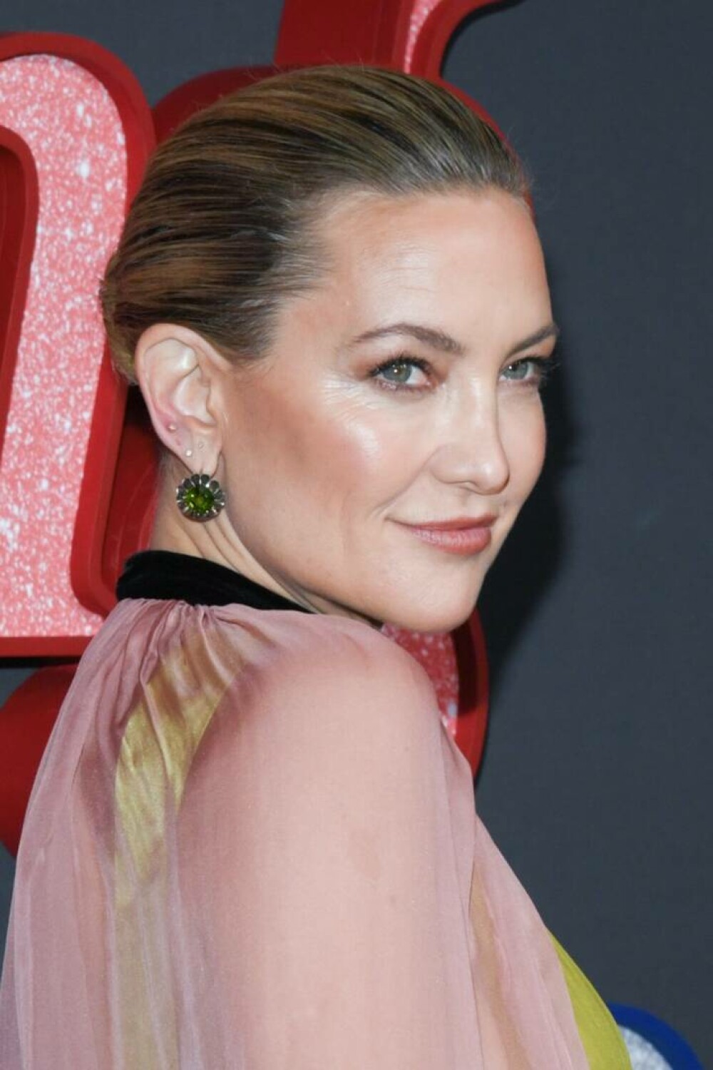 Kate Hudson și familia sa, apariție elegantă la premiera „Song Sung Blue” din New York. FOTO - Imaginea 33