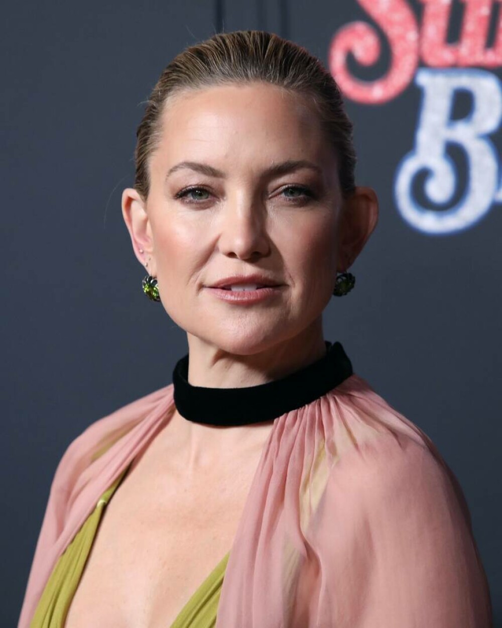 Kate Hudson și familia sa, apariție elegantă la premiera „Song Sung Blue” din New York. FOTO - Imaginea 40