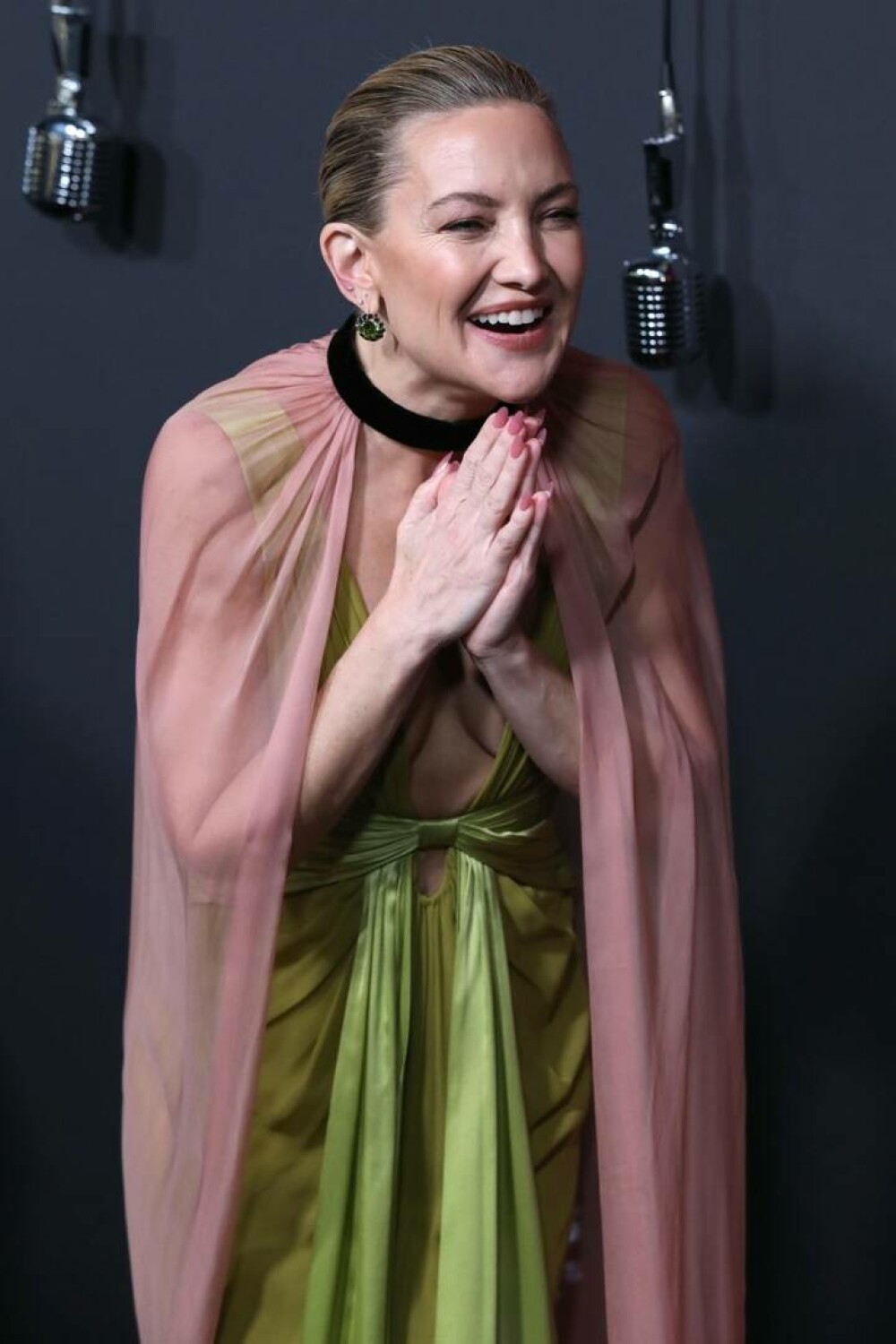 Kate Hudson și familia sa, apariție elegantă la premiera „Song Sung Blue” din New York. FOTO - Imaginea 42