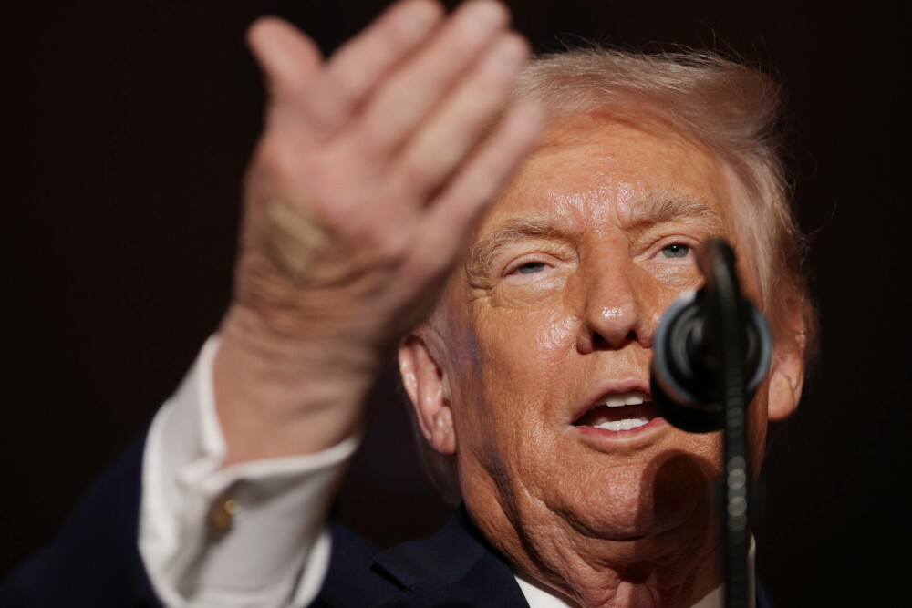 Donald Trump poartă un pansament, iar Casa Albă invocă strângerile de mână. FOTO - Imaginea 3