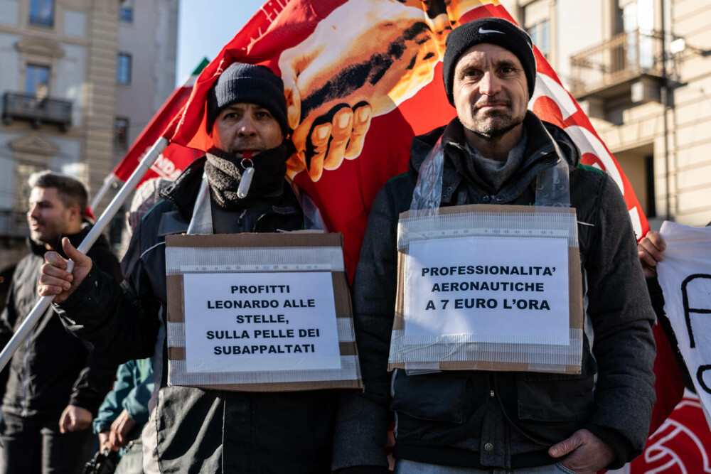 Zeci de mii de persoane protestează în Italia împotriva planurilor bugetare ale guvernului Meloni. GALERIE FOTO - Imaginea 22