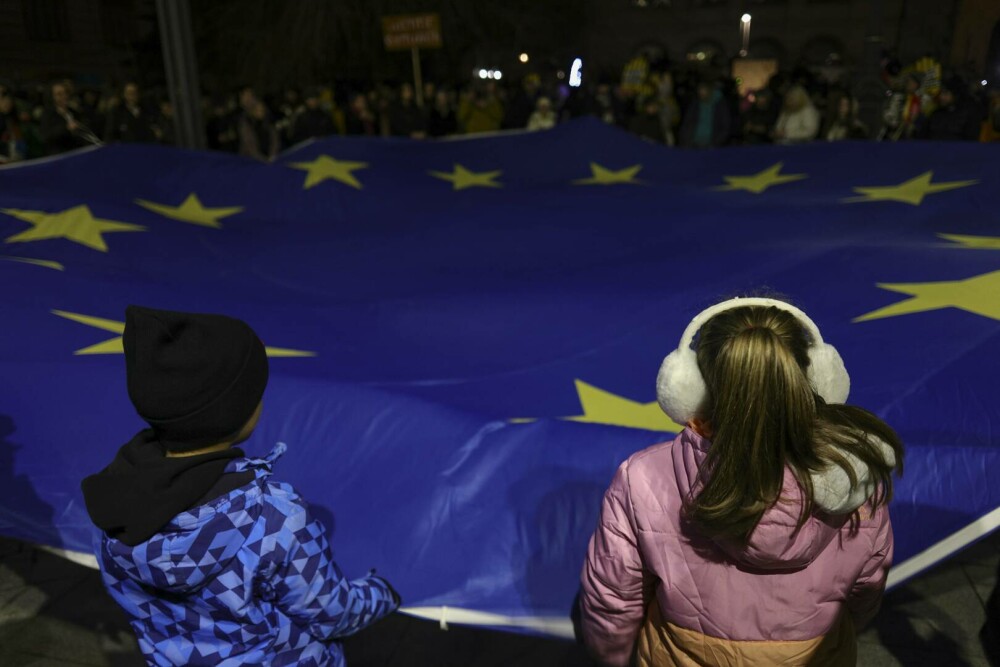 A cincea seară de proteste în Capitală și marile orașe. Românii cer demisia Liei Savonea și schimbări în sistemul de justiție - Imaginea 2