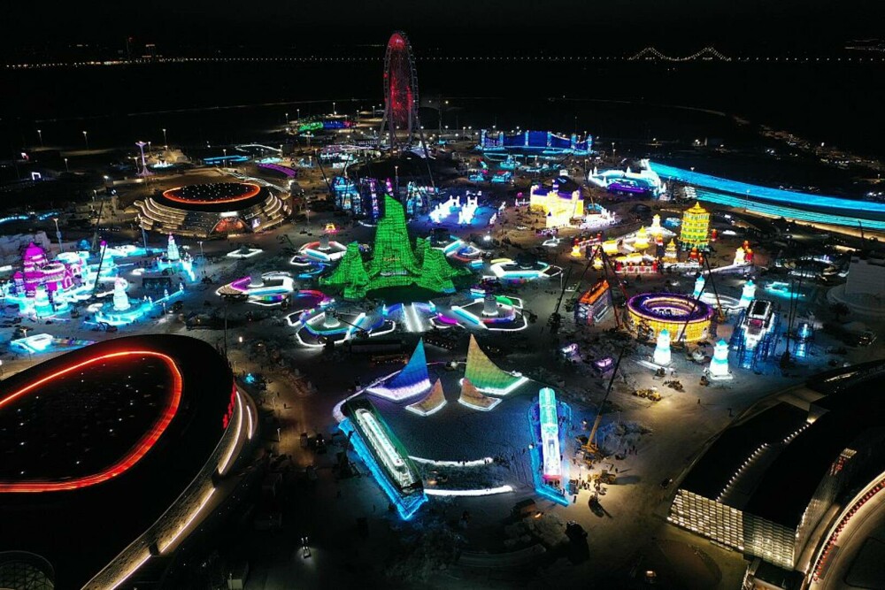 Unde se deschide cel mai mare parc tematic de iarnă din lume. Orașul de gheață își așteaptă vizitatorii | GALERIE FOTO - Imaginea 4