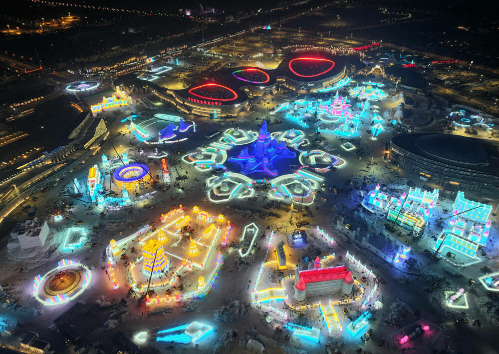 Unde se deschide cel mai mare parc tematic de iarnă din lume. Orașul de gheață își așteaptă vizitatorii | GALERIE FOTO - Imaginea 9