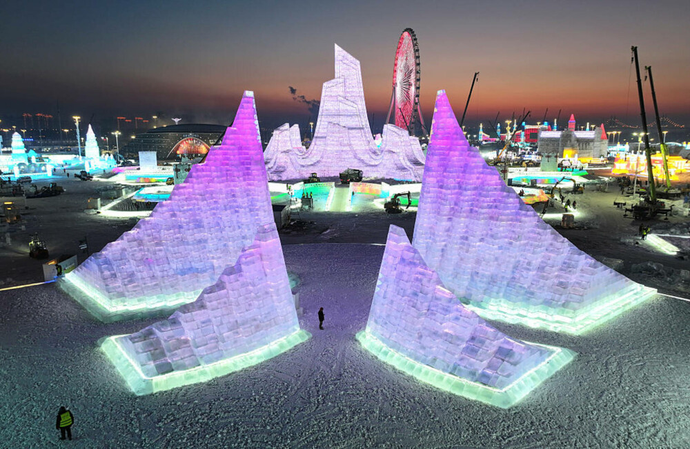 Unde se deschide cel mai mare parc tematic de iarnă din lume. Orașul de gheață își așteaptă vizitatorii | GALERIE FOTO - Imaginea 12