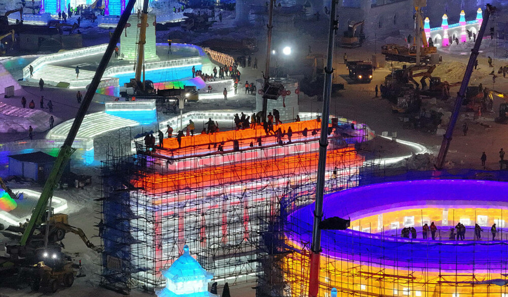 Unde se deschide cel mai mare parc tematic de iarnă din lume. Orașul de gheață își așteaptă vizitatorii | GALERIE FOTO - Imaginea 13