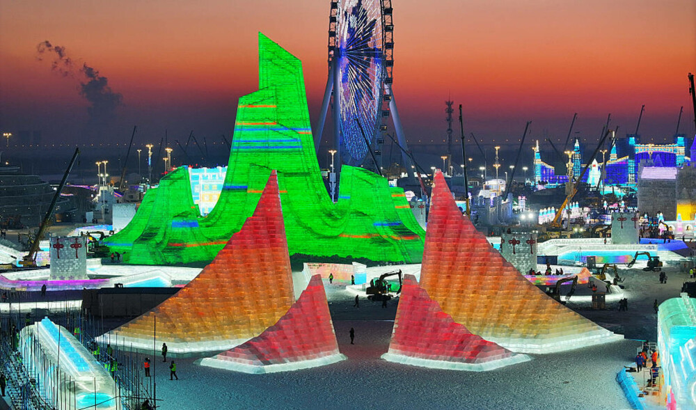 Unde se deschide cel mai mare parc tematic de iarnă din lume. Orașul de gheață își așteaptă vizitatorii | GALERIE FOTO - Imaginea 22