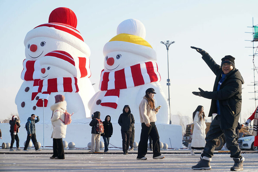 Unde se deschide cel mai mare parc tematic de iarnă din lume. Orașul de gheață își așteaptă vizitatorii | GALERIE FOTO - Imaginea 25