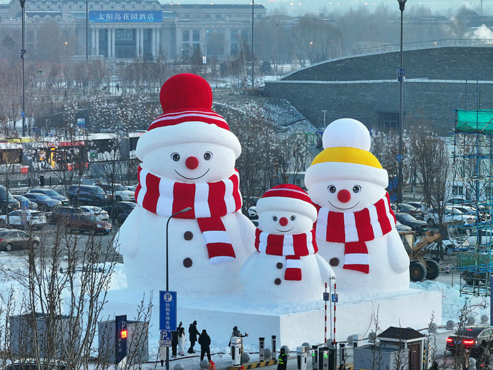 Unde se deschide cel mai mare parc tematic de iarnă din lume. Orașul de gheață își așteaptă vizitatorii | GALERIE FOTO - Imaginea 26