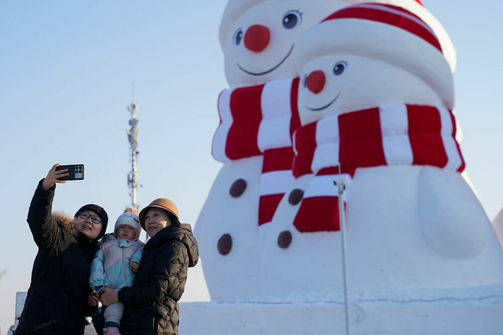 Unde se deschide cel mai mare parc tematic de iarnă din lume. Orașul de gheață își așteaptă vizitatorii | GALERIE FOTO - Imaginea 27