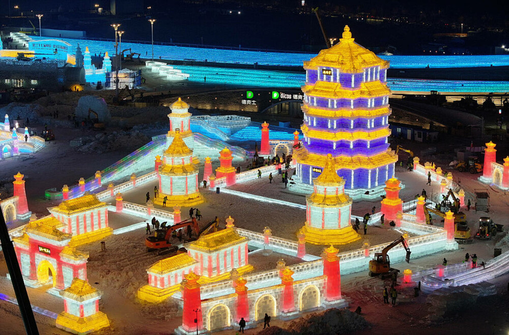 Unde se deschide cel mai mare parc tematic de iarnă din lume. Orașul de gheață își așteaptă vizitatorii | GALERIE FOTO - Imaginea 29