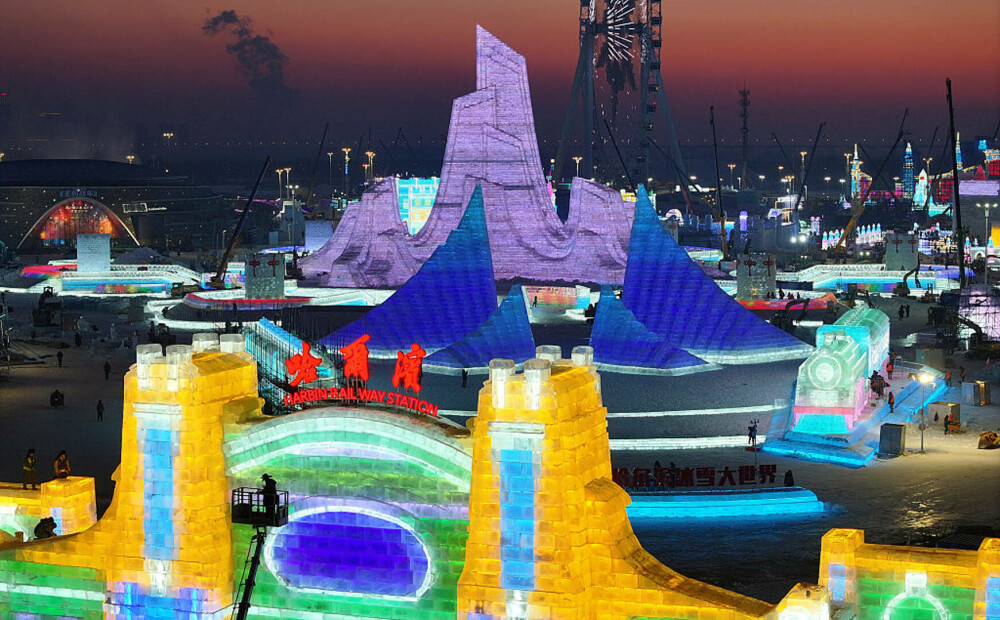 Unde se deschide cel mai mare parc tematic de iarnă din lume. Orașul de gheață își așteaptă vizitatorii | GALERIE FOTO - Imaginea 31