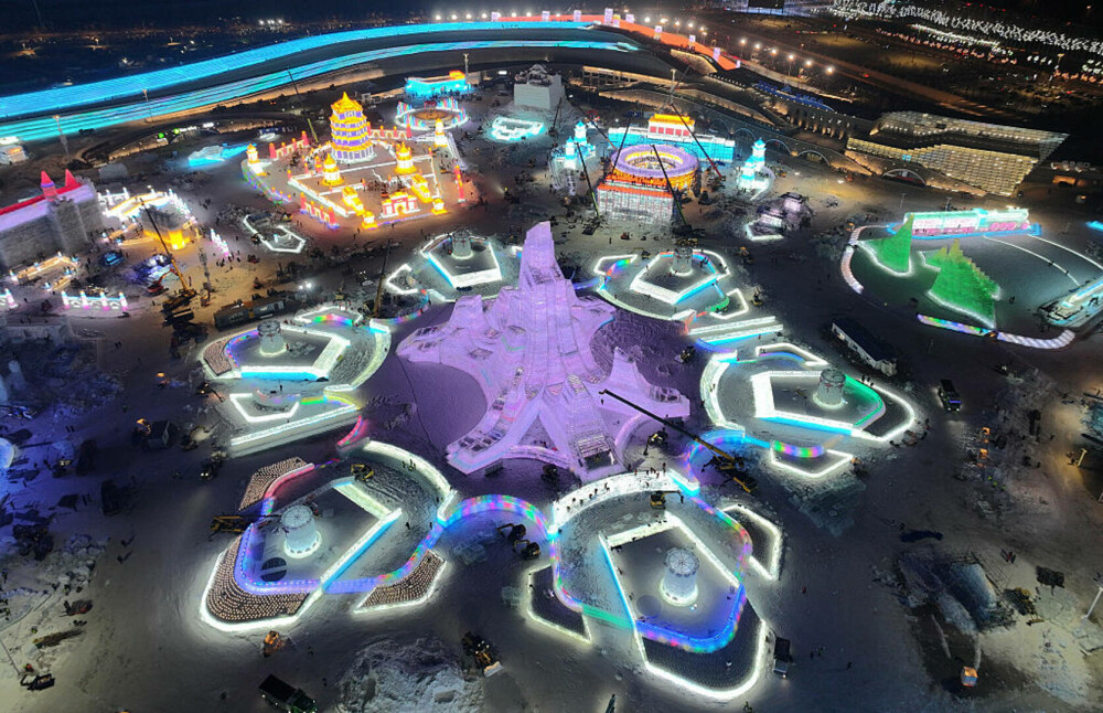 Unde se deschide cel mai mare parc tematic de iarnă din lume. Orașul de gheață își așteaptă vizitatorii | GALERIE FOTO - Imaginea 32