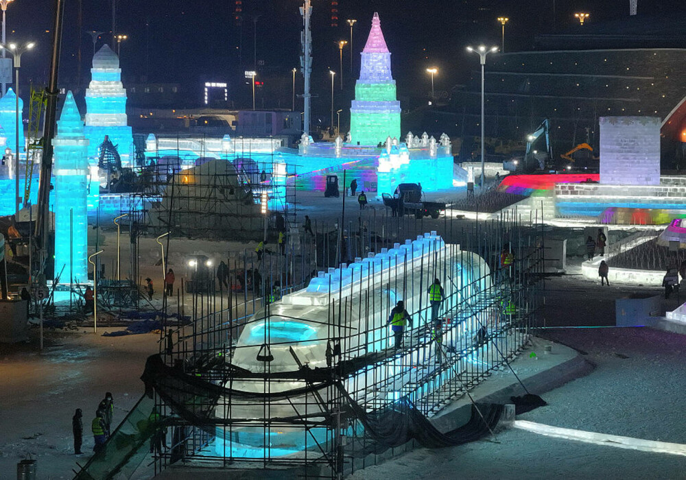 Unde se deschide cel mai mare parc tematic de iarnă din lume. Orașul de gheață își așteaptă vizitatorii | GALERIE FOTO - Imaginea 40