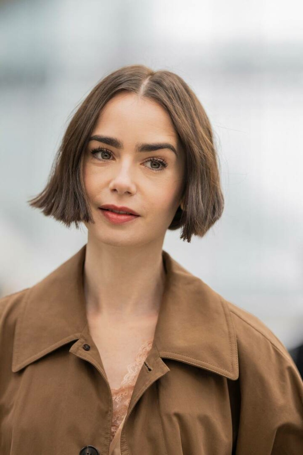 Lily Collins a atras toate privirile la Paris, înainte de premiera noului sezon din „Emily in Paris”. FOTO - Imaginea 7