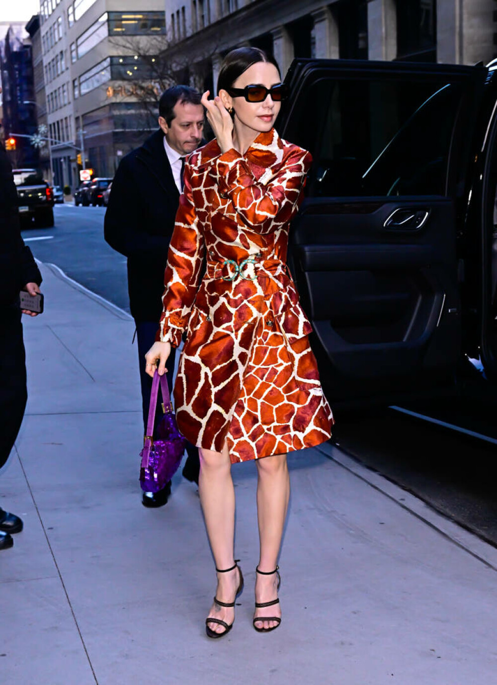 Lily Collins a atras toate privirile la Paris, înainte de premiera noului sezon din „Emily in Paris”. FOTO - Imaginea 10