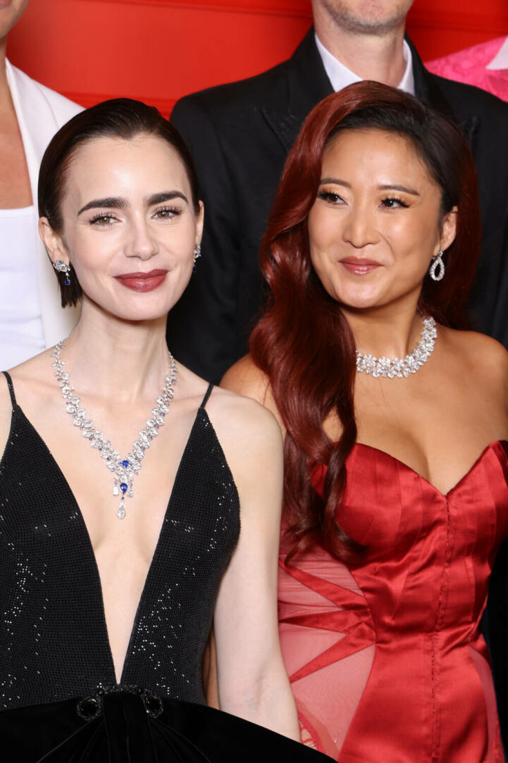 Lily Collins, apariție plină de eleganță pe covorul roșu la Paris, la premiera sezonului cinci „Emily in Paris”. FOTO - Imaginea 14