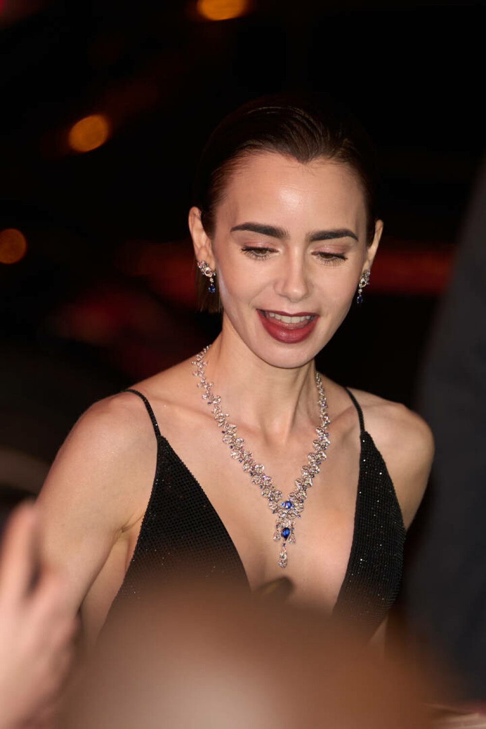 Lily Collins, apariție plină de eleganță pe covorul roșu la Paris, la premiera sezonului cinci „Emily in Paris”. FOTO - Imaginea 26