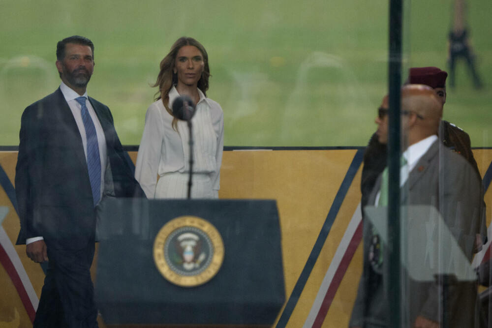 Donald Trump Jr., fiul cel mare al președintelui SUA, s-a logodit. Cine este Bettina Anderson. FOTO - Imaginea 4